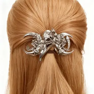 1 Unique Stylish Versatile Multi-Element Retro Punk Hair Clip - Minimalist Designer Statement Hair Accessory for Women, Trendy Daily Outfit Decor, Edgy Vintage-Inspired Dress-Up Hairpiece to Elevate Your Look