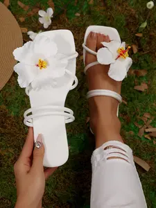 Summer Square Toe Flat Sandals, Soft Sole Flower Decor, Casual Beach Shoes, Comfortable Fashion, Perfect for Dresses and Beachwear