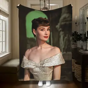 Audrey Hepburn (7) Printed plush blankets are suitable for all seasons, soft and comfortable for sofas, mattresses, offices, outdoor use, camping, travel, and home use. Perfect for Black Frida