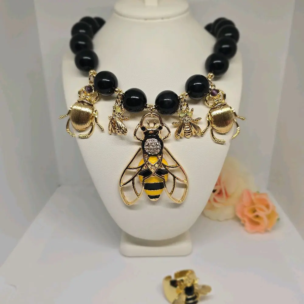 hand made bee collar 16 inch long