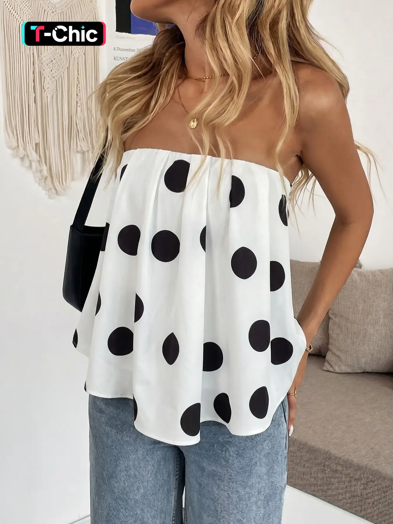 Womens Polka Dot Strapless Tube Top Loose Flowy Ruffled Bandeau Blouse Summer Off Shoulder Sleeveless Lightweight Chiffon Top Casual Boho Chic Beach Vacation Top Black White Oversized Fit Ruffle Hem Summer Outfit, Casual Summer Clothes