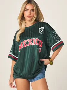 VYNCE Mexico Oversized Graphic Tee With Crew Neck Short Sleeve And Stripe Cuff Detail Sporty Streetwear Fashion Top