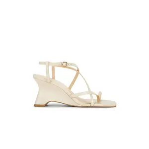 Dolce Vita Aylee Sandal in Cream