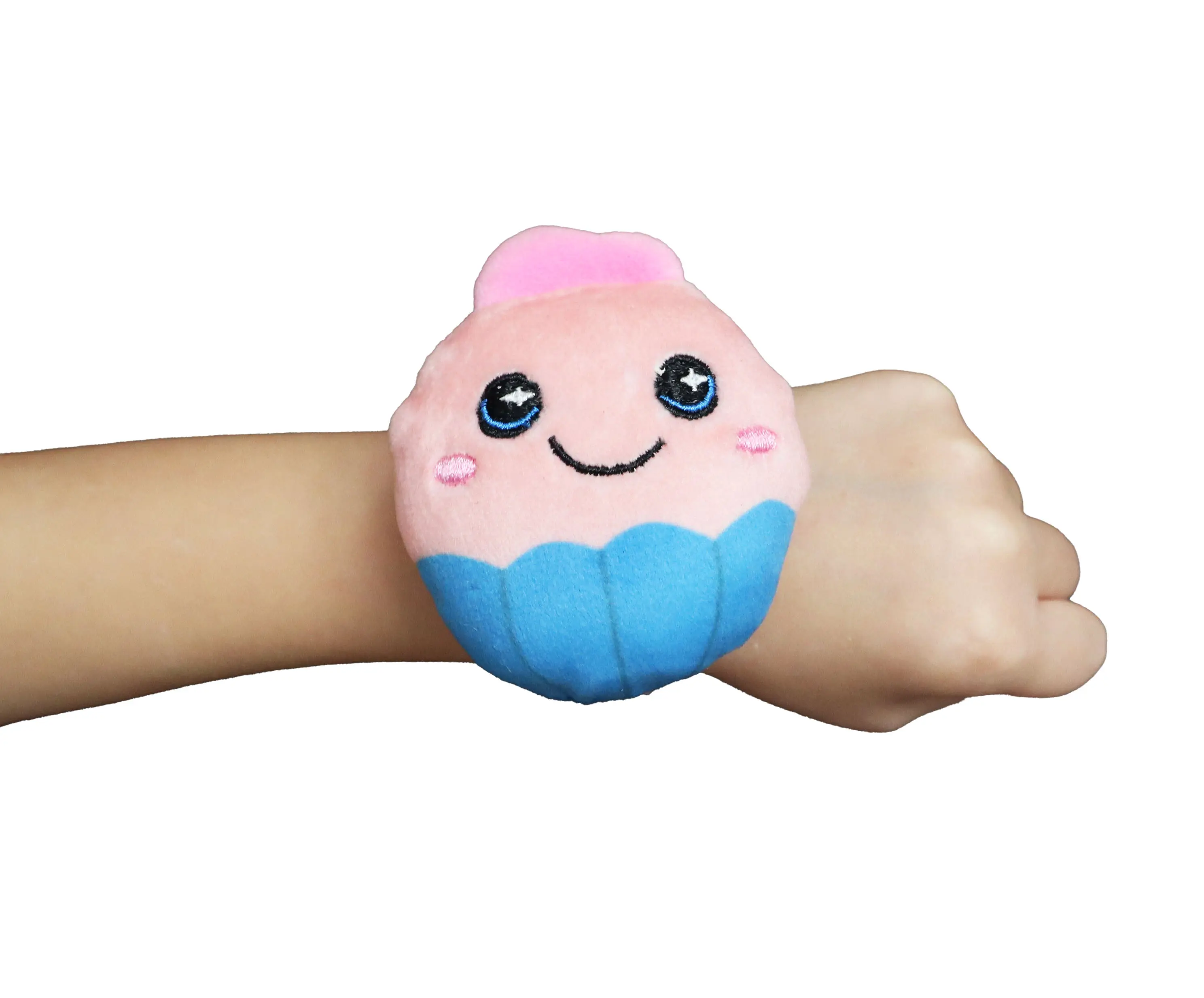 MagniPals Cupcake Magnetic Plush Toy - Customizable, Wearable 2.5” Collectible for Kids and Plush Collectors, Ultimate Plush - Fidget Toy Combo