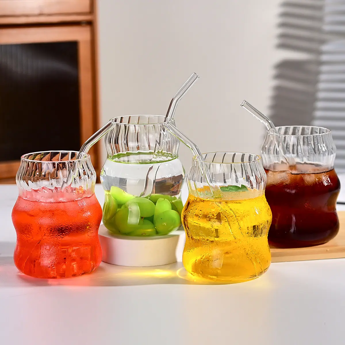 6 Pcs Ribbed Glass Cups, Vintage Drinking Glassware with Glass Straw 19 Oz Bubble Iced Coffee Cup for Juice, Tea, Beverage, Milk, Beer, Cocktails Ideal for Gift