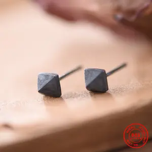 100% 925 Sterling Silver Pyramid Rivet Stud Earrings Personality Minimalist Ear Jewelry Accessories Neo-Gothic Style