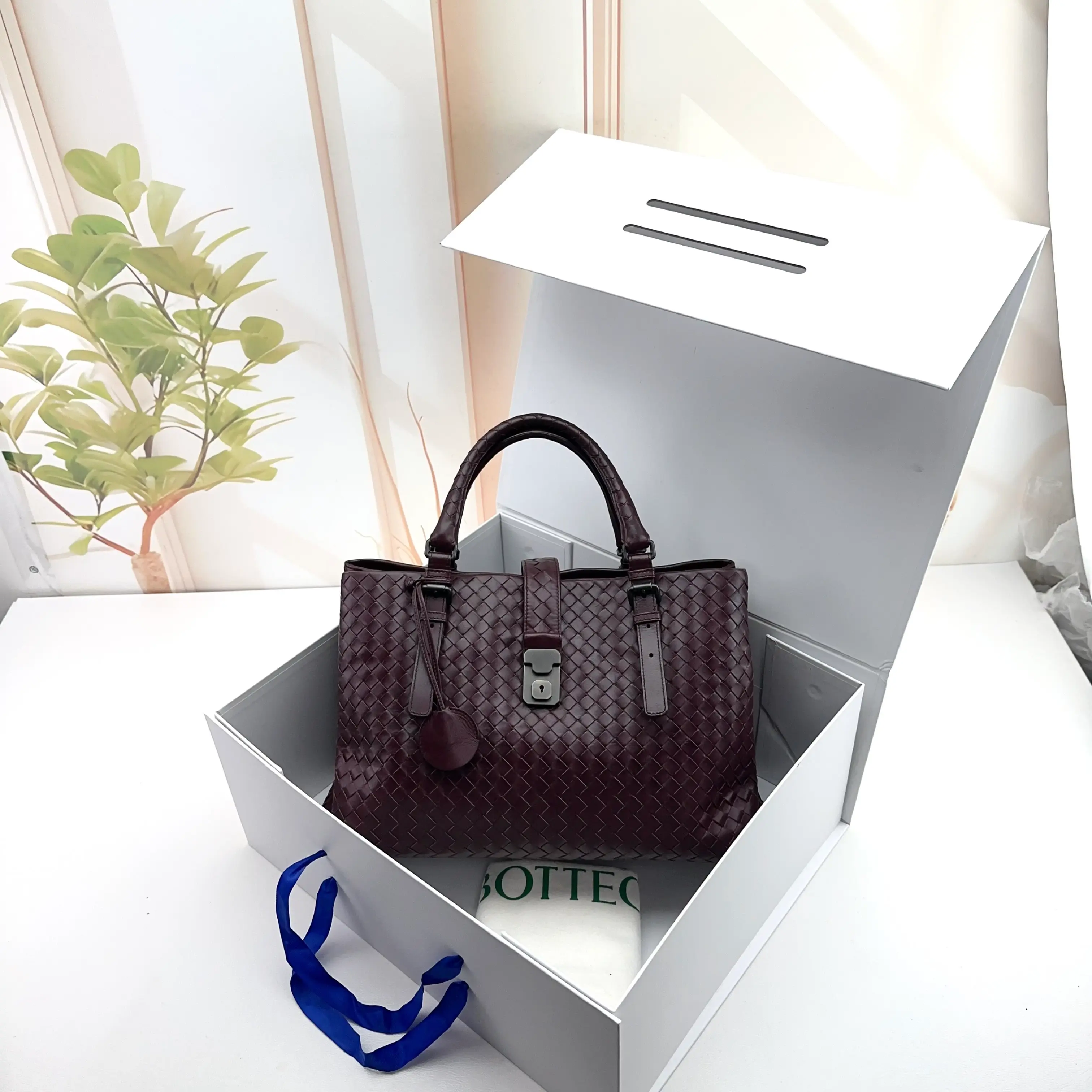 Pre-owned BOTTEGA VENETA Burgundy Intrecciato Woven Leather Top Handle Tote 0801 raye23845695