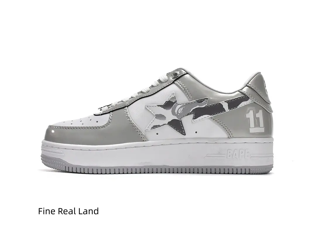 Unisex Gloss Silver White Spliced Leather Low Top Platform Sneakers, Gray Camo Star Patch, White Laces, Thick Cushion Midsole Daily Street Walking Shoes