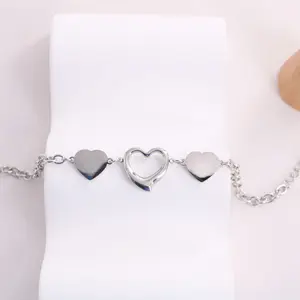 Minimalist Open Heart Charm Bracelet for Women, Dainty Polished Heart Link Bracelet, Elegant Adjustable Statement Bracelet, Trendy Aesthetic Daily Wear Jewelry, Timeless Anniversary Gift for Her