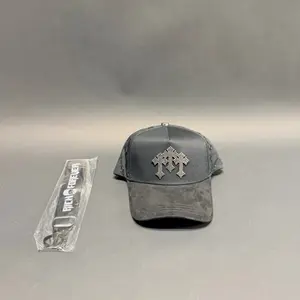 Barbas X Rich The Kid Black Baseball Cap con llavero