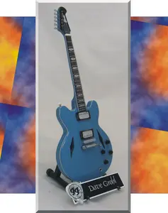 DAVE GROHL Miniature Guitar from Foo Fighters  with Guitar Pick