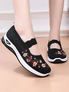 Women's Casual Walking Shoes, Soft Sole Anti-Slip Breathable Mesh Slip-On, Comfortable Lightweight Mom Shoes, Ideal for Daily Wear