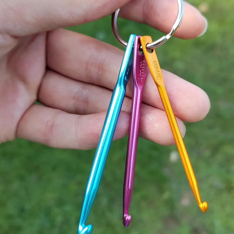 3pcs Minimalist Crochet Hook As Key Fob & Car Keychain Set, Fashionable Alloy Keychain, Multifunctional Crochet Hook for Knitting & Weaving, Key Chain Hooks, Fashionable, Stylish & Versatile Tool for Daily Use