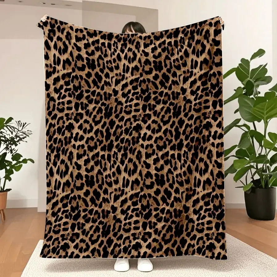 Classic Leopard Print Flannel Throw Blanket, Soft Warm Cozy Cheetah Animal Spot Fleece Blanket, Trendy Aesthetic Home Room Decor for Sofa Bed Living Room Dorm, Unique Birthday Gift For Women Girls Fashion Lovers