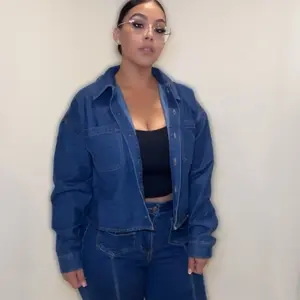 Jean Jacket - Classic Denim Style with Button Closure and Pockets for Everyday Wear