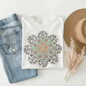 Faux Quilted Patchwork Daisy Shirt Floral Graphic Tee Vintage Aesthetic Flower Top Cottagecore Patchwork Shirt Spring Sweatshirt Patchwork Custom Name Shirt T-shirt