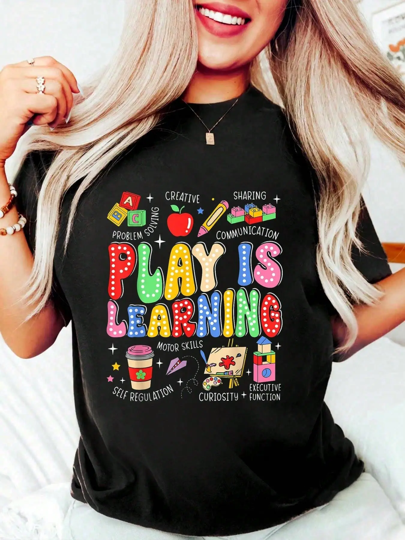 Women's Teacher Graphic T-Shirt, Casual Loose Fit Cotton Top with 'Play Is Learning' Print, Short Sleeve Style for Back to School, Shortsleeve