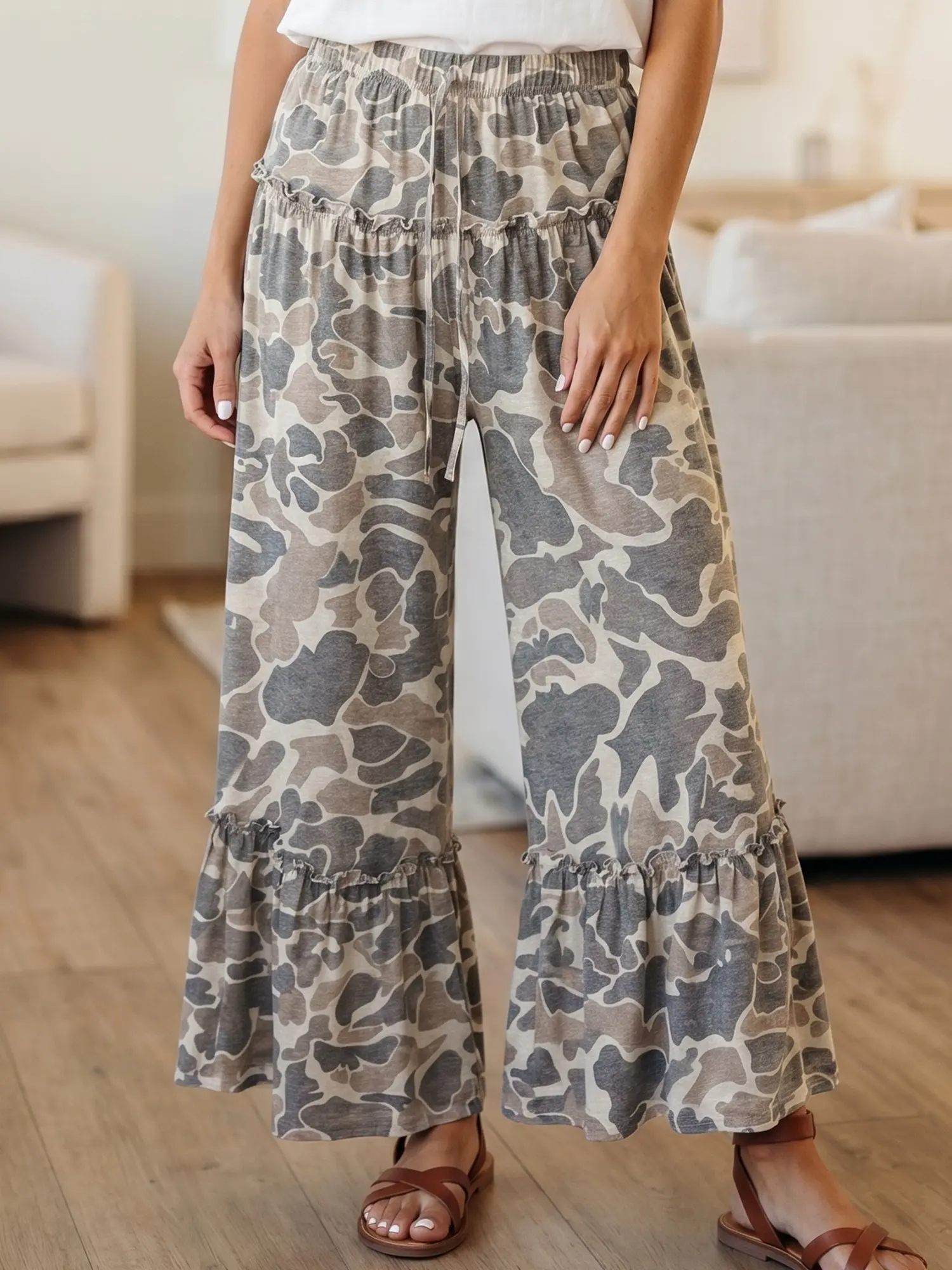 Camo Print Wide Leg Casual Pants, Loose Fit Silhouette Offers Comfortable Movement and Everyday Wear.