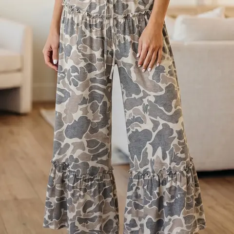 Camo Print Wide Leg Casual Pants, Loose Fit Silhouette Offers Comfortable Movement and Everyday Wear.