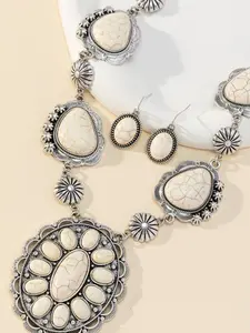 Western Bohemian White Howlite Stone Jewelry Set for Women - Vintage Cowgirl Zinc Alloy Statement Necklace & Dangle Earrings Accessory
