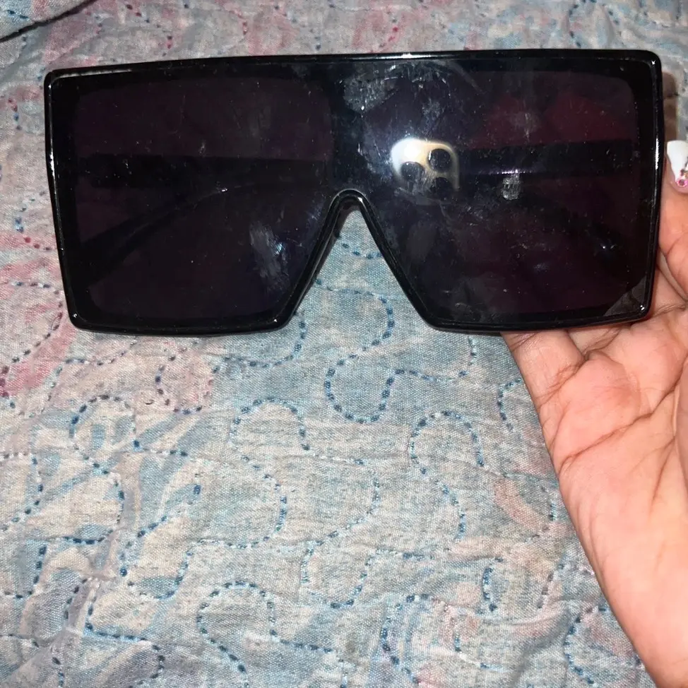 Black glasses Black glasses