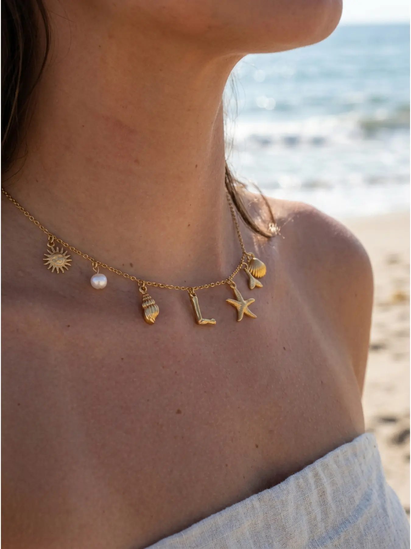 Golden Initial Charm Necklace for Women, Seashell Starfish Letter Pendant Choker, Coastal Beach Jewelry Gift, Dainty Choker Necklaces, Alphabet Letter Necklace, Fashion Pendant Necklace
