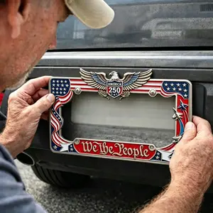 250th Independence Day License Plate Frame, American Patriotic Metal Car Decoration with Eagle and National Flag, Exquisite Automotive Gift for Dad on Father's Day