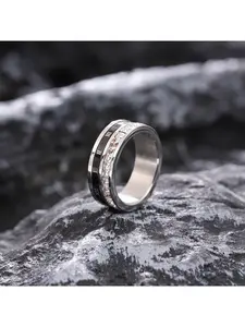 Light luxury style full-cut diamond Roman numeral rotatable titanium steel ring, unisex personalized proposal ring accessory, hand ornament for gift and party fashion