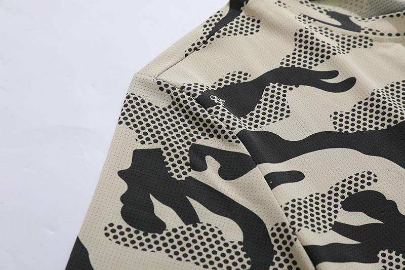 Pack of 5 short-sleeve tops, available in multiple colors. Breathable and casual, suitable for fitness and sports. Designed for teenage boys/male students. Crew neck with a camouflage print pattern that has stretch. Ideal for outdoor everyday wear.