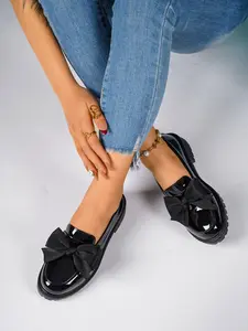 A pair of women's round-toe loafers with bow decoration, thick soles, and square heels, slip-on easy-to-wear design, sweet and fashionable style, stylish women's small leather shoes suitable for all seasons Footwear