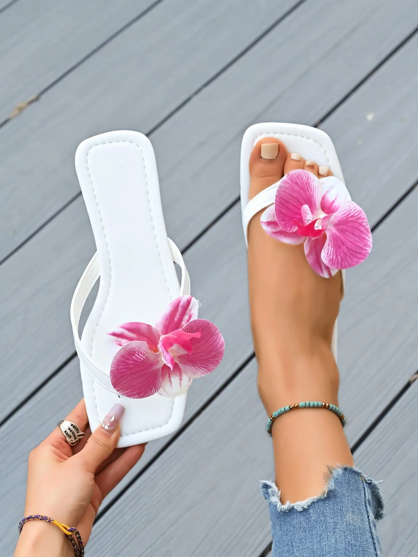 3-color French flat bottom flower one line slippers for women, summer outdoor wear, summer fashion, casual sandals, Bohemian Sandals, Boho Style Slides, Fashionable floral sandals, suitable for dating, shopping, parties, seaside vacations
