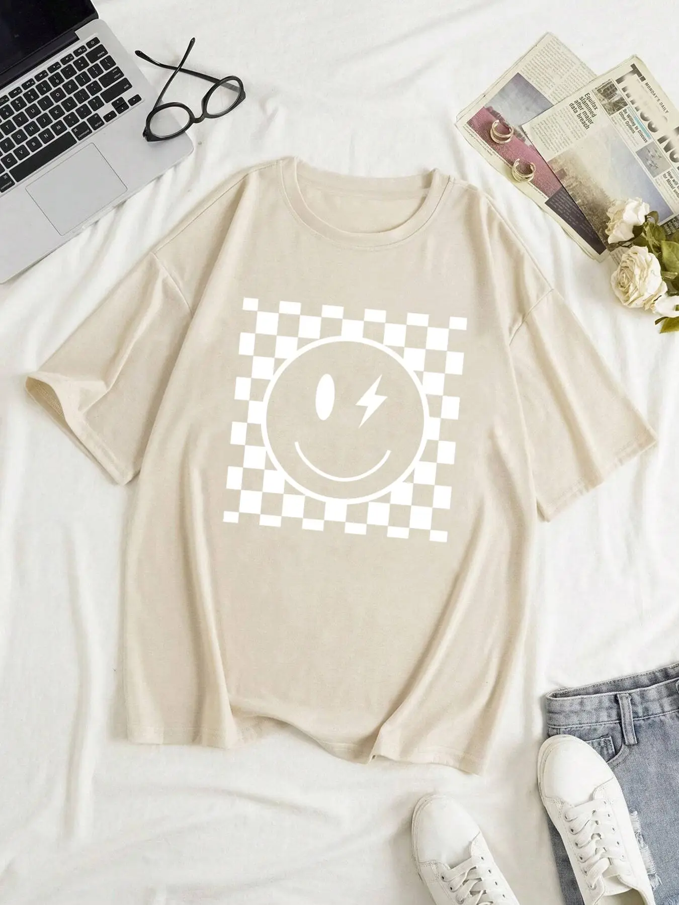 Women's Cartoon Face & Plaid Print Round Neck Graphic Tee, Vintage Trendy Casual Drop Shoulder Half Sleeve T-shirt for Daily Wear, Clothing, Ladies Al