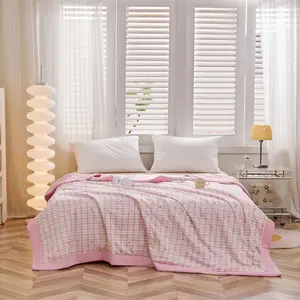 Cute Cartoon Animal Print Summer Quilt, Vintage Farmhouse Style Peter Rabbit Design, Soft Breathable Lightweight Cooling Blanket, Soft Lightweight Quilts