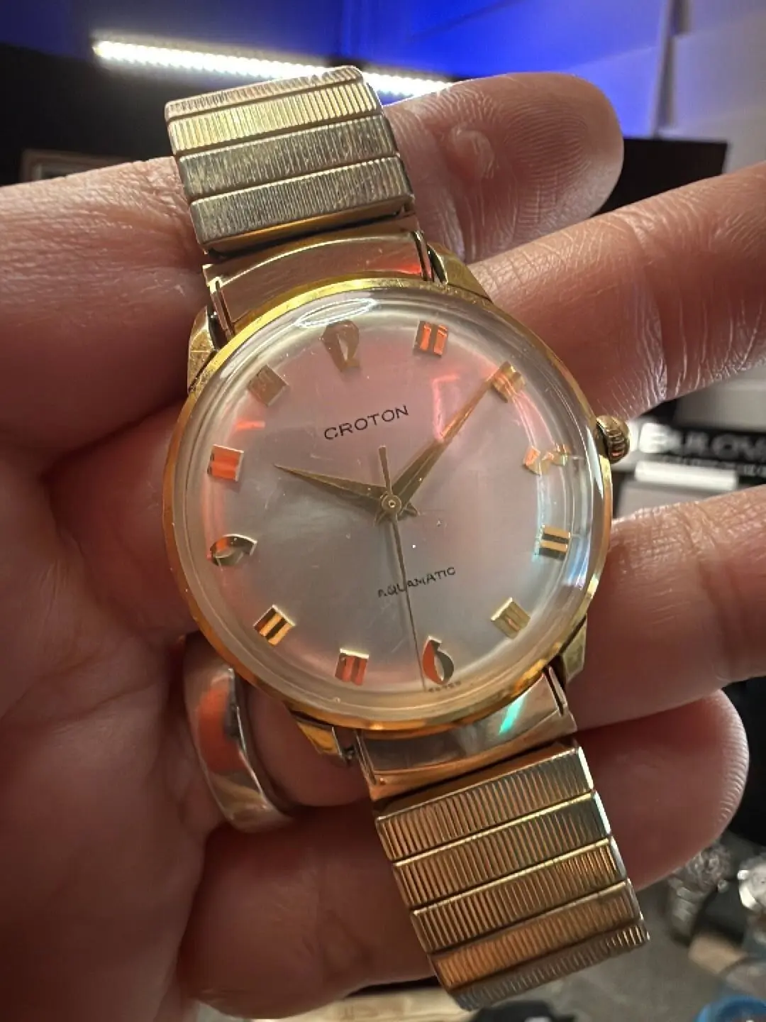 Croton 33mm Aquamatic Swiss Automatic Champagne Dial Vintage Watch (Pre-Owned)