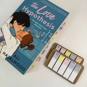 Tabanno Annotating Tabs for Romance Readers