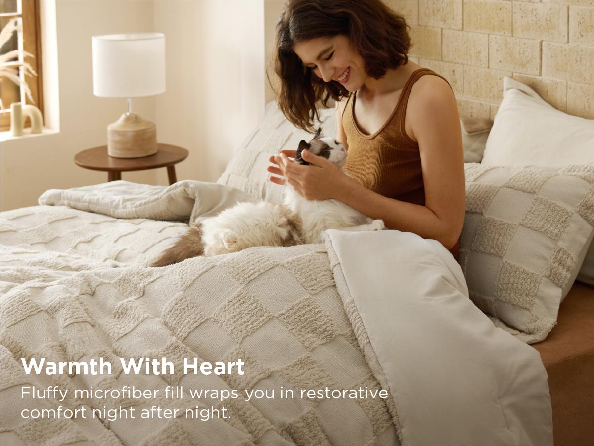 【Mother's day Deal】Bedsure Checkered Farmhouse Shabby Chic Comforter Set ,Boho Tufted Bed Set, King Size Bedding, 3 Pieces, 1 Plaid Geometric Comforter and 2 Pillow Shams,Jacquard Design Soft Breathable Lightweight All-Season Filling OEKO-TEX Certified
