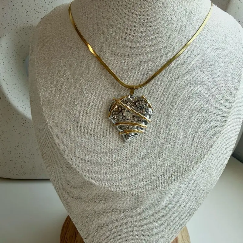 Doble Tono Heart Necklace