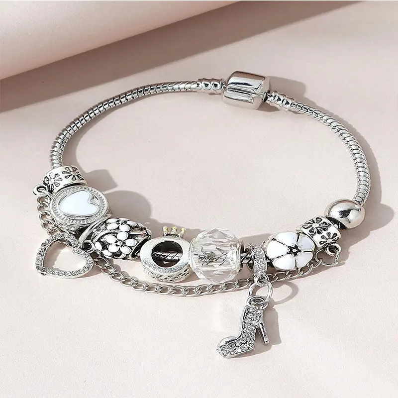 Summer 2024?Rhinestone Decorated Heart Charm Bracelet, Elegant All-match Jewelry for Girls Gift, Female Classic Fashion Accessories for Daily Wear Summer 2024?Rhinestone Decorated Heart Charm Bracelet, Elegant All-match Jewelry for Girls Gift, Female Classic Fashion Accessories for Daily Wear