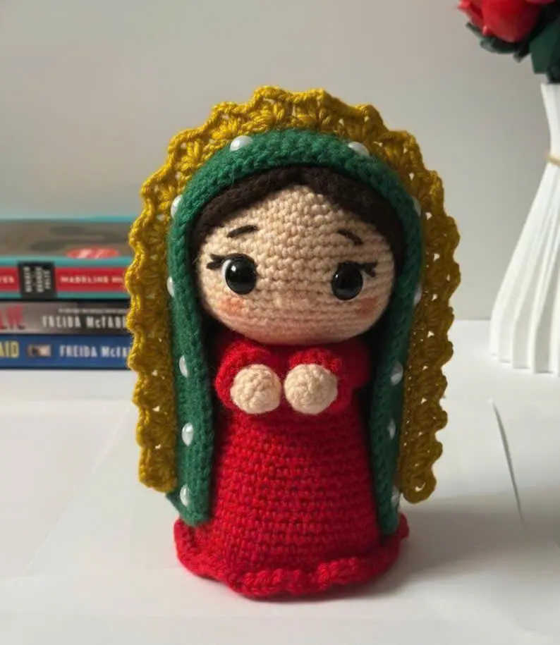 Crochet Virgin Mary Doll, Our Lady of Fatima Amigurumi, Catholic Baptism Gift, First Communion Gift, Altar Decor, Prayer Room Nursery Decor