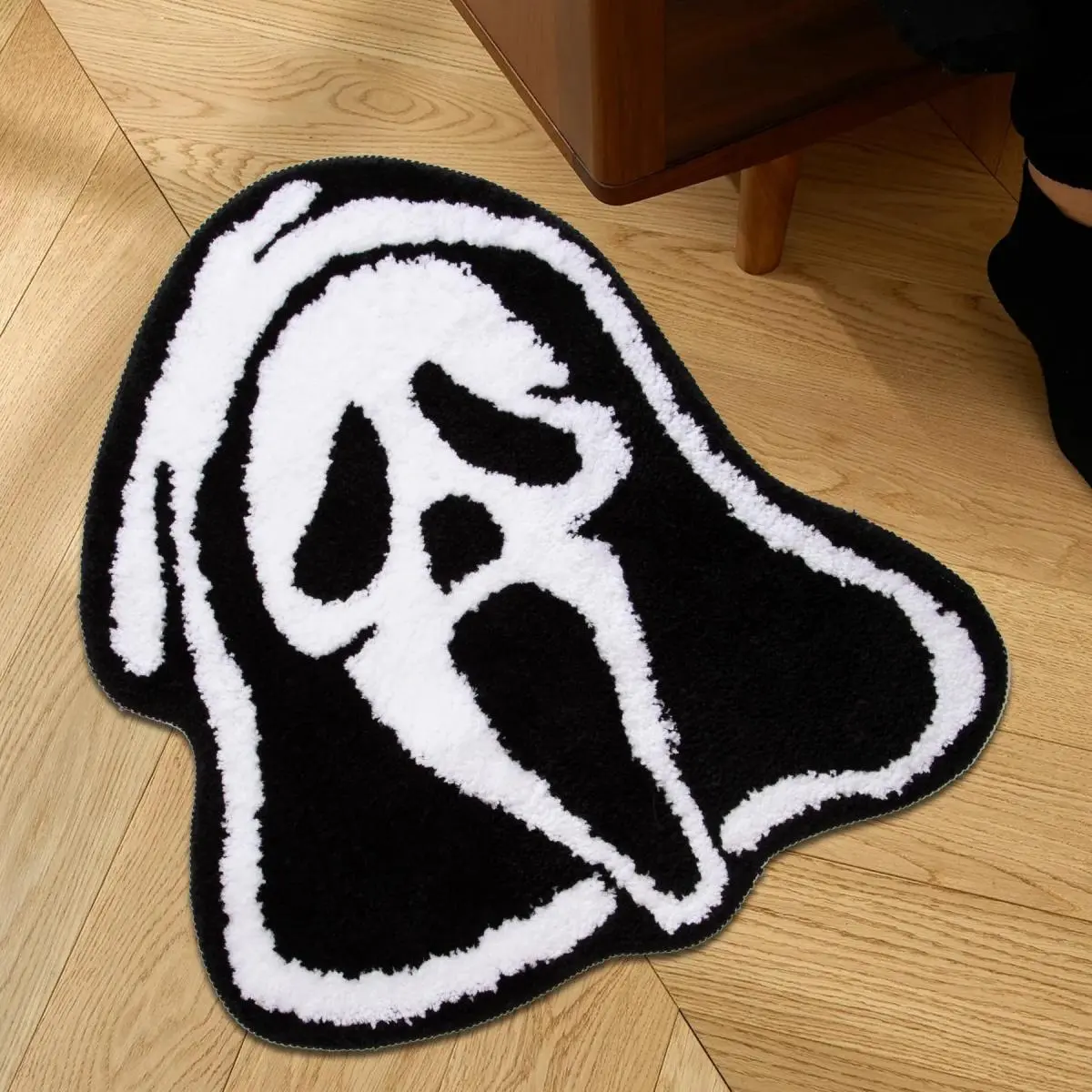Ghostface Pattern Floor Mat, 1pc Non-slip Washable Floor Carpet, Machine Washable Soft Indoor Rugs, Household Decorative Rugs for Home Living Room Bedroom