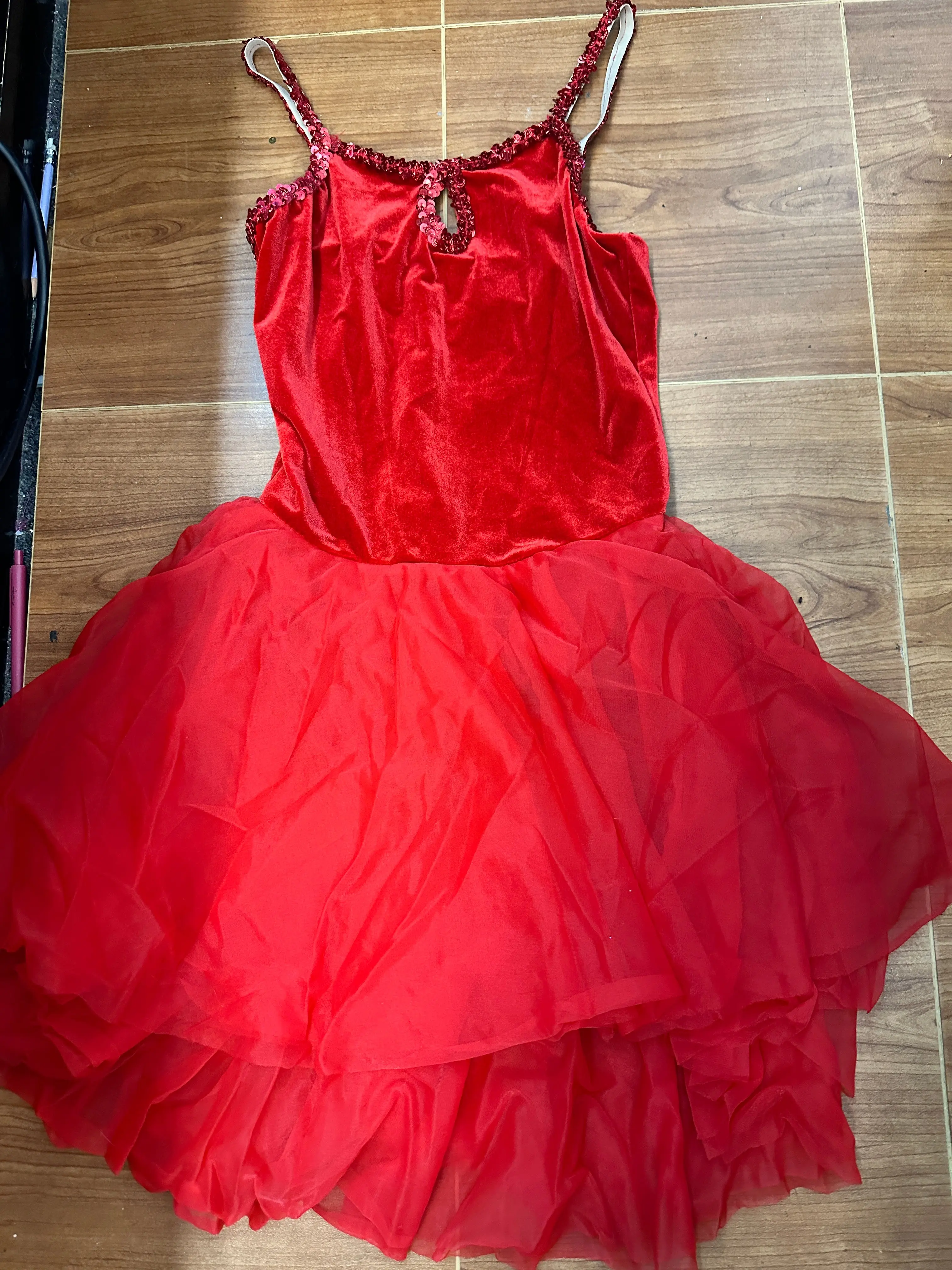 Pre-Owned Costume Medium Adult Red Revolution 761 Lyrical Ballet Contemporary Velvet Sequin Dress