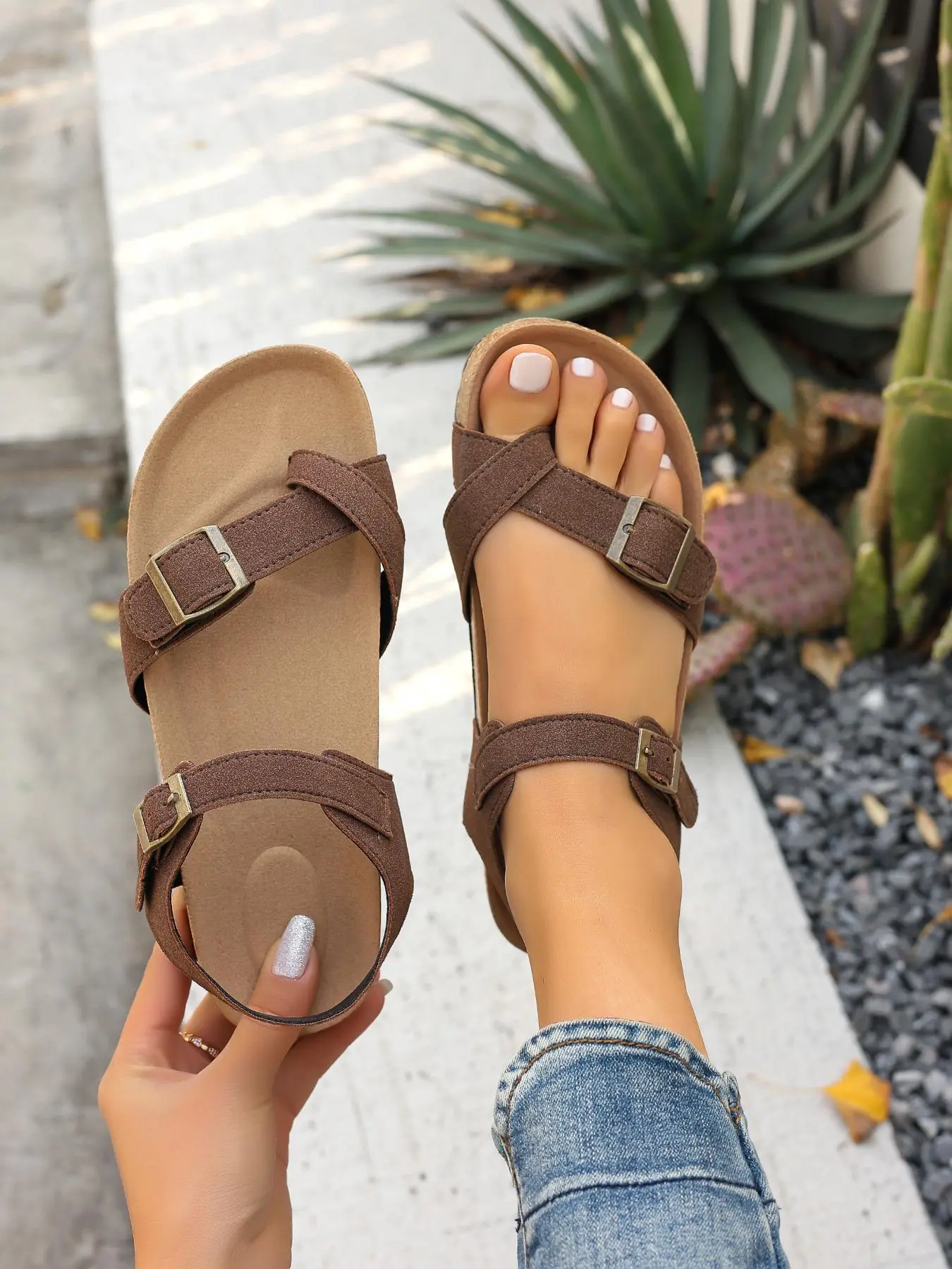 Women's Fashionable Crossed Strap Design Slides, Casual Comfortable Flat Sandals for Beach Vacation, Non-slip Slippers for Indoor & Outdoor Wear, Walking Shoes