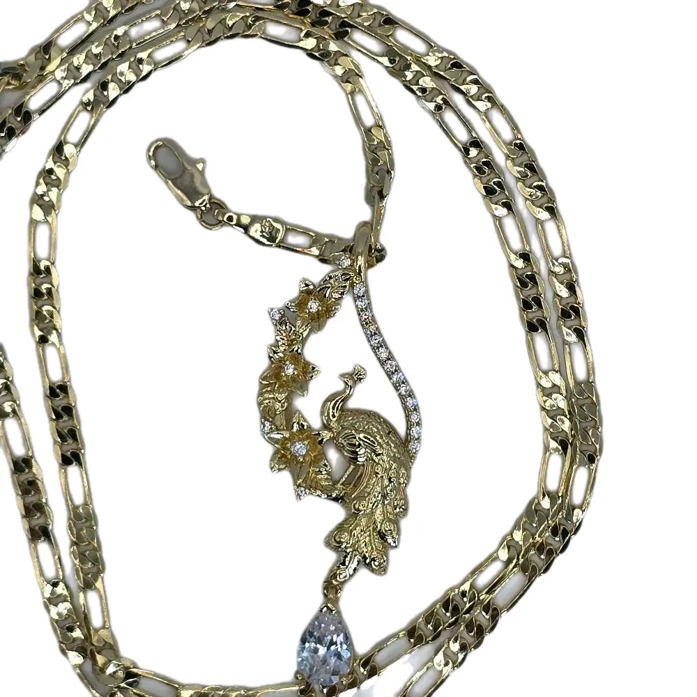 Charm Pendant Necklace for Women with Peacock Design and Sparkling Accents Gold-Tone Jewelry Piece Featuring Elegant Chain and Peacock Motif