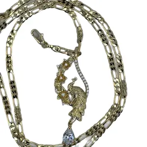 Charm Pendant Necklace for Women with Peacock Design and Sparkling Accents Gold-Tone Jewelry Piece Featuring Elegant Chain and Peacock Motif