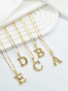 Fashionable Geometric Copper Plated Letter Pendant Necklace, Metal Texture Design for Men and Women, Daily Wear Jewelry Gift, Exquisite Chain Jewelry, Necklace Initial, Trendy Jewellery Accessories