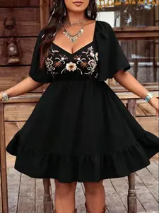 Summer New Women's Embroidered Dress, Elegant V-Neck Flare Sleeve, Pure Color Floral Embroidery, Casual Daily Wear, Holiday Photography Essential, Womenswear