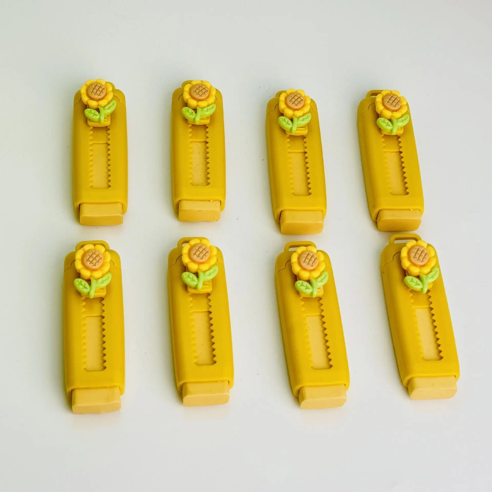8pcs Creative Sunflower Shape Erasers, Stretchable School Design Flower Student Erasers, Fun and Practical Stationery Supplies