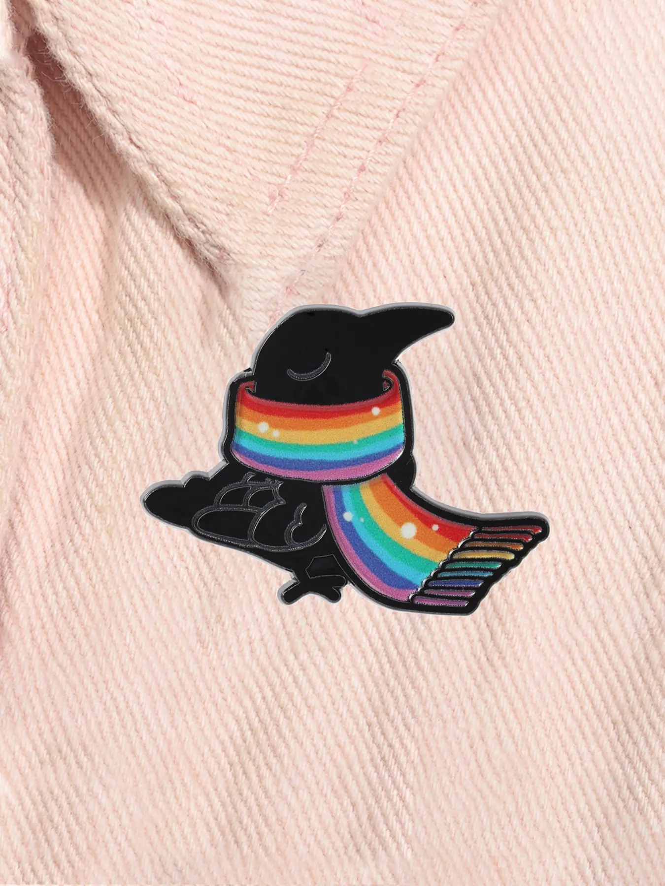 Cartoon Crow Rainbow Scarf Enamel Pin LGBTQ Pride Group Cartoon Bird AnimalAlloy Brooch Lapel Backpack Badge Fashion Jewelry Accessories Gift for Friends Metal Brooch