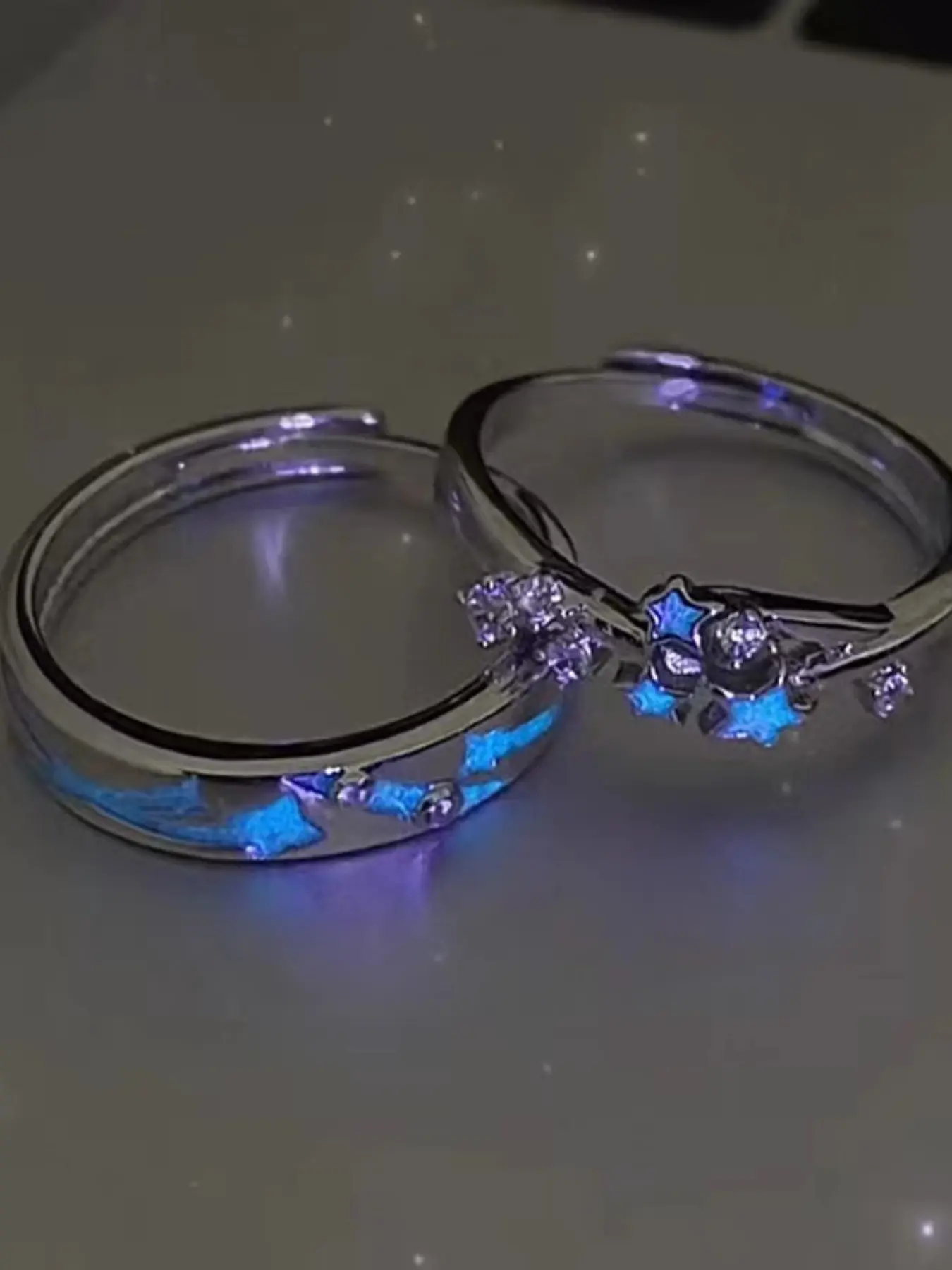 2 Pcs Women's Couple Open Ring, Starfall Night Glow Rings, Unique Design High-End Jewelry, Versatile Luminescent Rings, Glowing Beautiful Rings