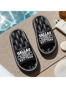 1pc DALLAS TEXAS EST.1960 Printed Outdoor slippers, sports slippers, soft-soled lightweight slippers, casual slippers, home slippers, bathroom slippers, gym slippers, pool slippers, suitable for home bathrooms, daily leisure, beach trips